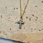 gunaikeio-atsalino-kolie-xriso-stavros-kosmima-online