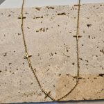 gunaikeio-atsalino-kolie-xryso-stavros-kosmima-online