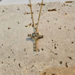 gunaikeio-atsalino-kolie-xryso-stavros-kosmima-online