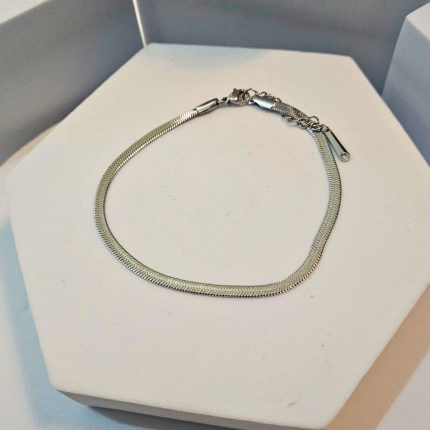 vraxioli-podiou-atsalino-ginaikeio-alysida-asimi-kosmima-online