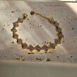 riviera-kolie-vraxioli-atsali-xriso-asimi-kosmima-online