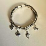 gunaikeio-vraxioli-cuff-asimi-atsali-charms-kremasta-kosmima-online