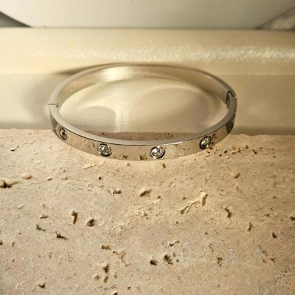 gunaikeio-vraxioli-cuff-asimi-atsali-charms-kremasta-kosmima-online