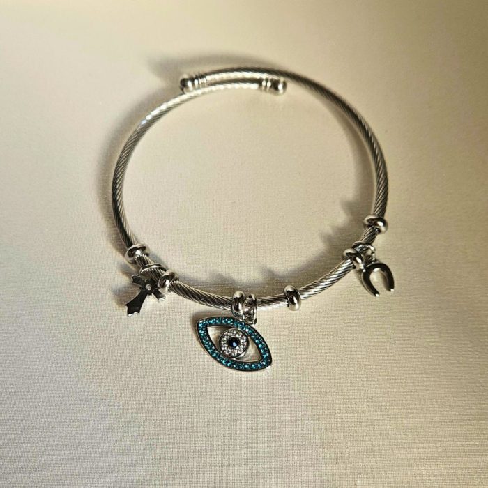 gunaikeio-vraxioli-cuff-asimi-atsali-charms-kremasta-kosmima-online
