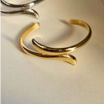 gunaikeio-vraxioli-xriso-atsali-charms-kremasta-kosmima-online