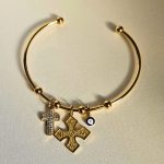 gunaikeio-vraxioli-cuff-xriso-atsali-charms-kremasta-kosmima-online
