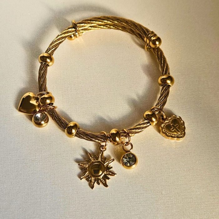 gunaikeio-vraxioli-cuff-xriso-atsali-charms-kremasta-kosmima-online