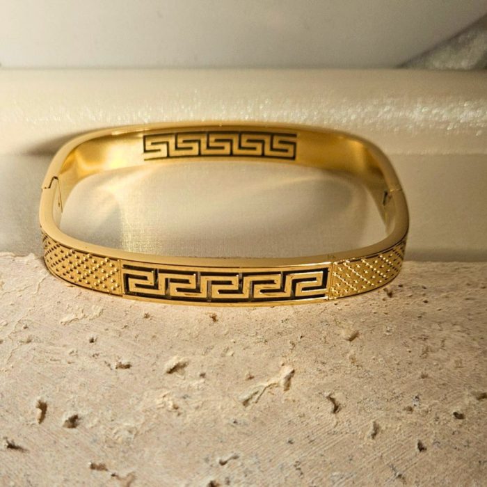 gunaikeio-vraxioli-cuff-xriso-atsali-charms-kremasta-kosmima-online