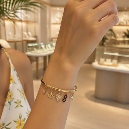 gunaikeia-vraxiolia-xriso-atsali-me-charms-cuff-ruthmizomena-kosmima-online