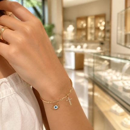 gunaikeia-vraxiolia-xriso-atsali-me-charms-cuff-ruthmizomena-kosmima-online